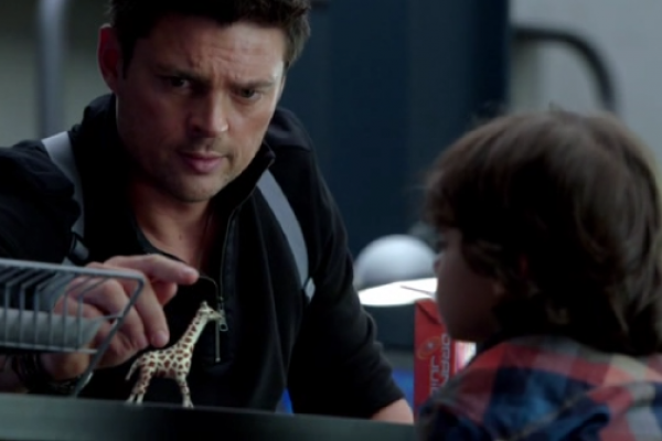 Titulky k Almost Human S01E02 - Skin