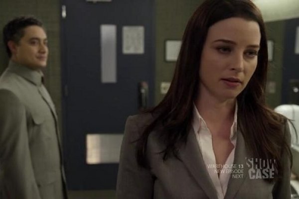 Titulky k Continuum S02E05 - Second Opinion