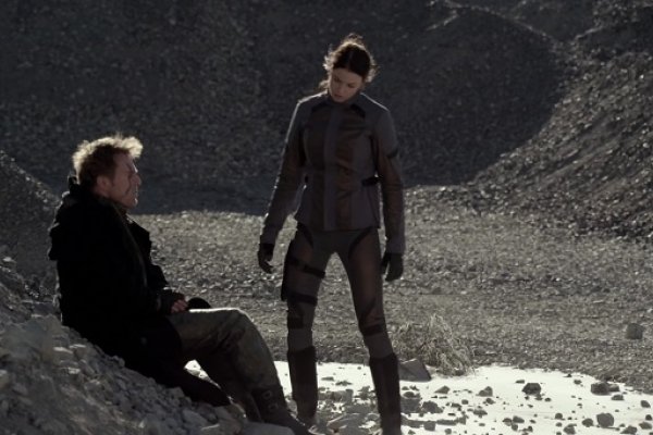 Titulky k Continuum S03E07 - Waning Minute