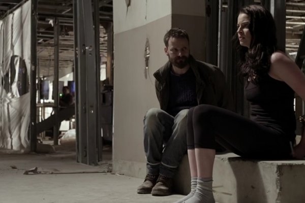 Titulky k Continuum S03E11 - 3 Minutes to Midnight