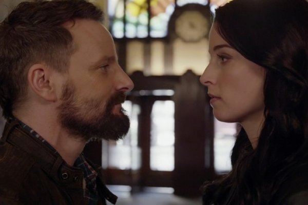 Titulky k Continuum S03E12 - The Dying Minutes