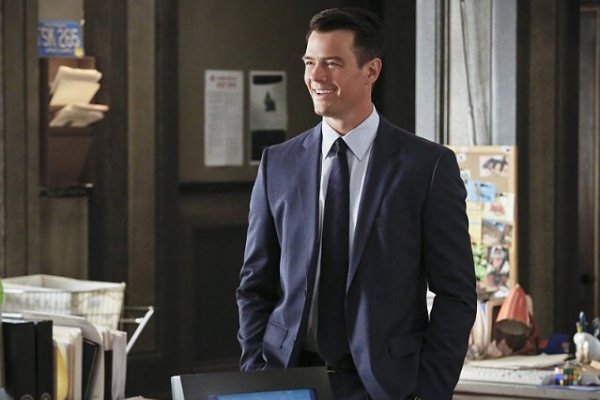 Titulky k Battle Creek S01E02 - Syruptitious