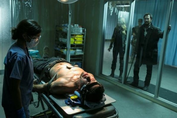 Titulky k Falling Skies S03E06 - Be Silent and Come Out