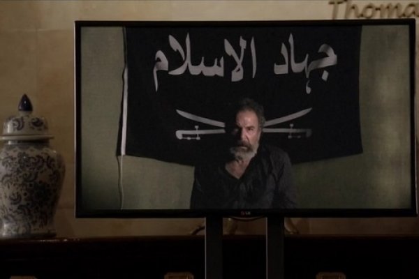Titulky k Homeland S04E08 - Halfway to a Donut