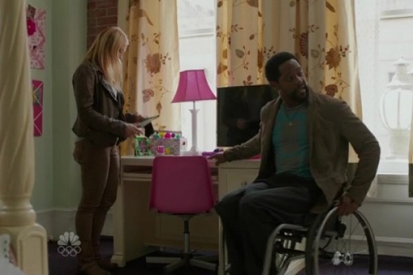 Titulky k Ironside S01E02 - Sleeping Dogs