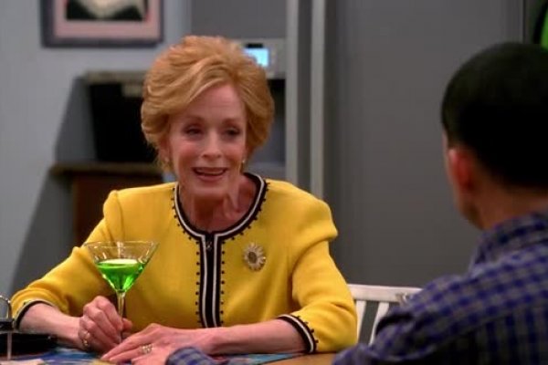 Titulky k Two and a Half Men S11E02 - I Think I Banged Lucille Ball