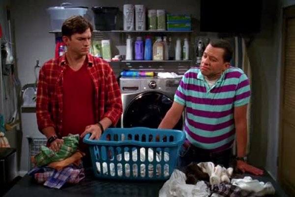 Titulky k Two and a Half Men S11E03 - This Unblessed Biscuit