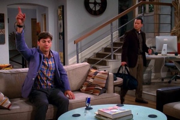Titulky k Two and a Half Men S11E04 - Clank, Clank, Drunken Skank