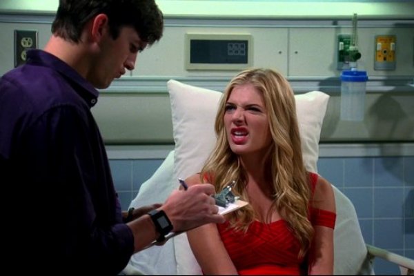 Titulky k Two and a Half Men S11E09 - Numero Uno Accidente Lawyer