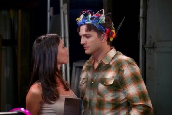 Titulky k Two and a Half Men S11E12 - Baseball. Boobs. Boobs. Baseball.