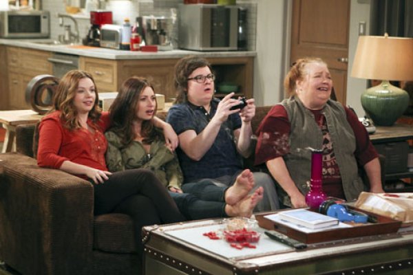 Titulky k Two and a Half Men S11E17 - Welcome Home, Jake
