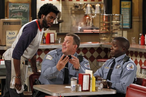 Titulky k Mike and Molly S03E09 - Mike Takes a Test