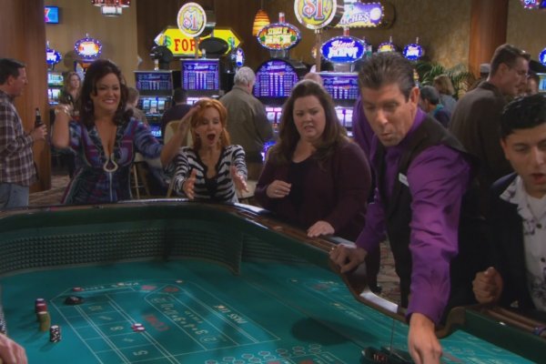 Titulky k Mike and Molly S04E16 - The Dice Lady Cometh