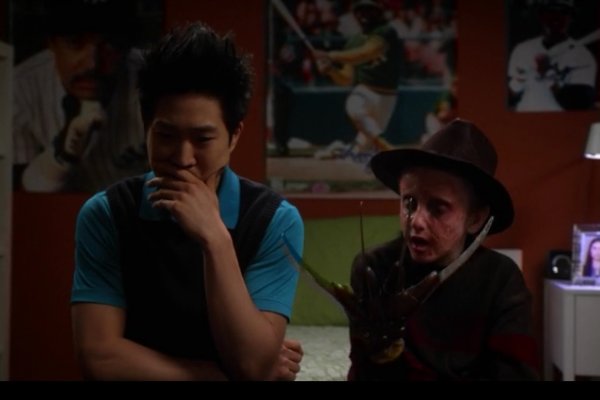 Titulky k The Neighbors S02E12 - Fear and Loving in New Jersey