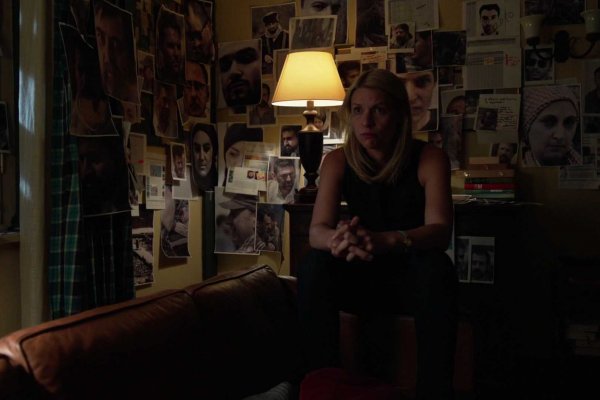 Titulky k Homeland S05E03 - Super Powers