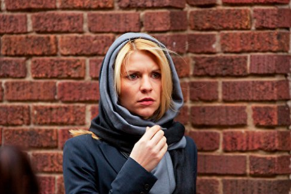 Titulky k Homeland S01E09 - Crossfire
