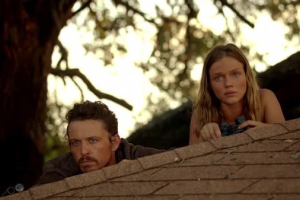 Titulky k Revolution S02E05 - One Riot, One Ranger