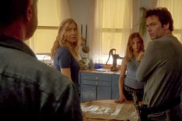Titulky k Revolution S02E07 - The Patriot Act