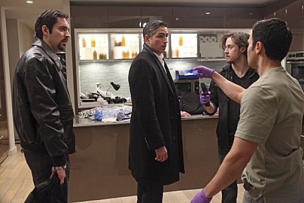 Titulky k Person of Interest S01E18 - Identity Crisis