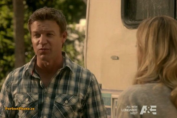 Titulky k The Glades S04E07 - Gypsies, Tramps and Thieves