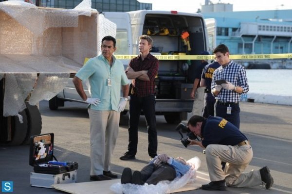 Titulky k The Glades S04E10 - Gallerinas