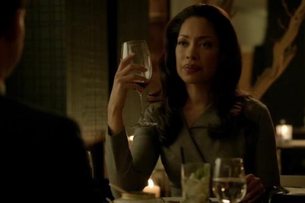 Titulky k Suits S02E01 - She Knows