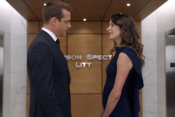 Titulky k Suits S05E07 - Hitting Home