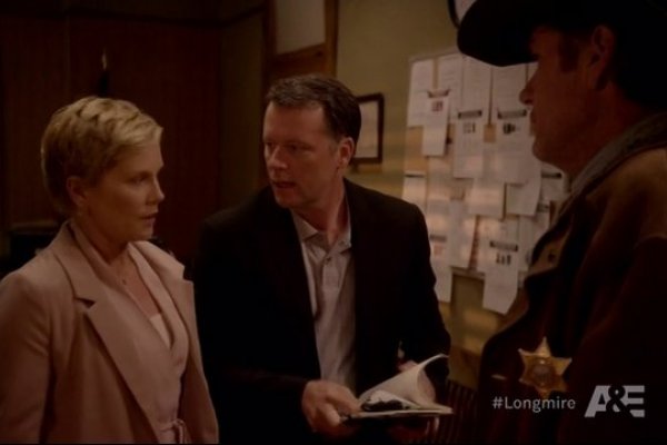 Titulky k Longmire S01E08 - An Incredibly Beautiful Thing