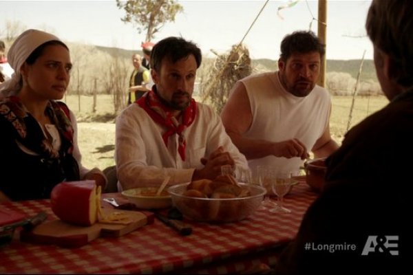 Titulky k Longmire S02E03 - Death Came in Like Thunder