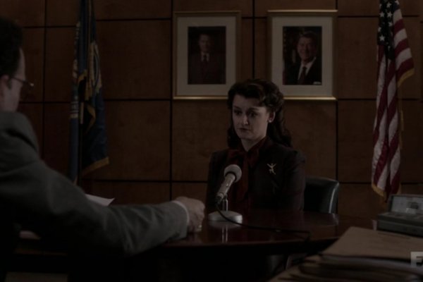 Titulky k The Americans S03E08 - Divestment