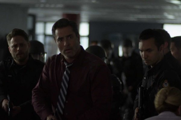 Titulky k Continuum S04E05 - The Desperate Hours