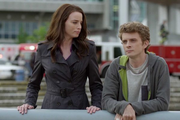 Titulky k Continuum S04E06 - Final Hour