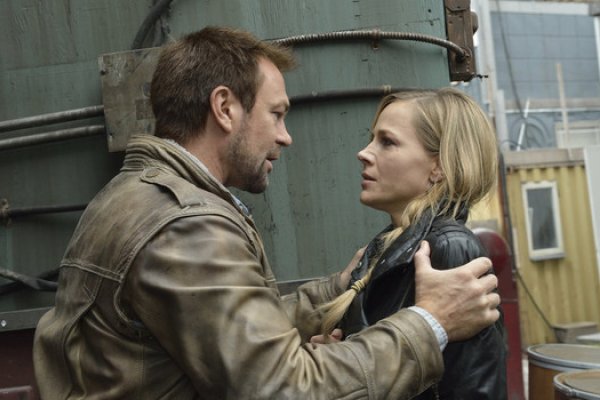Titulky k Defiance S02E05 - Putting the Damage On