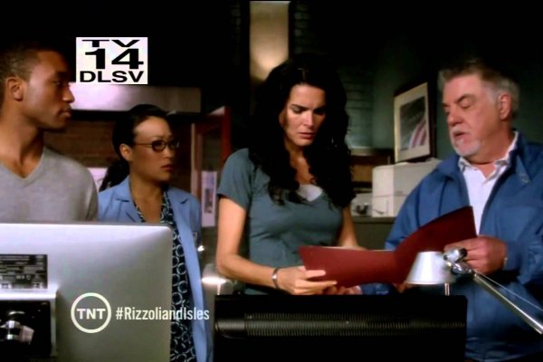 Titulky k Rizzoli & Isles S04E04 - Killer in High Heels
