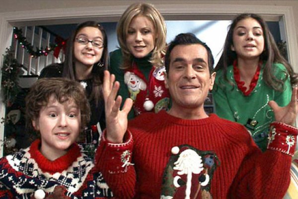 Titulky k Modern Family S05E10 - The Old Man & the Tree