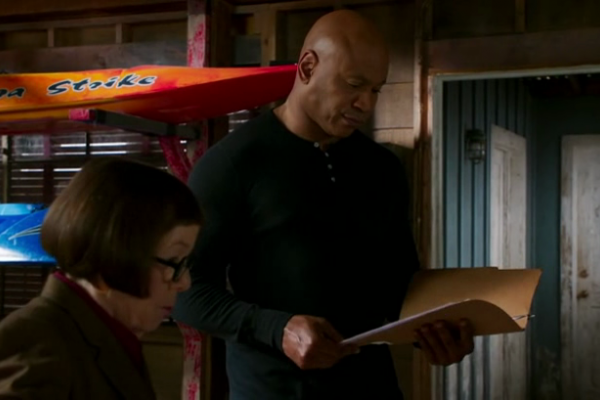Titulky k NCIS: Los Angeles S07E08 - The Long Goodbye