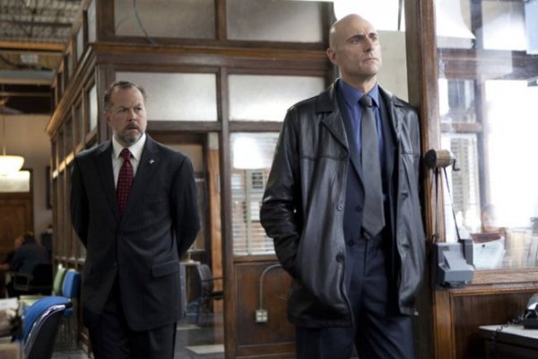 Titulky k Low Winter Sun S01E04 - Catacombs