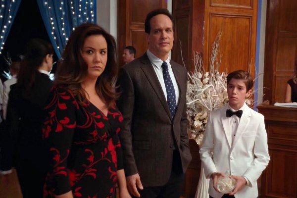 Titulky k American Housewife S01E08 - Westport Cotillion