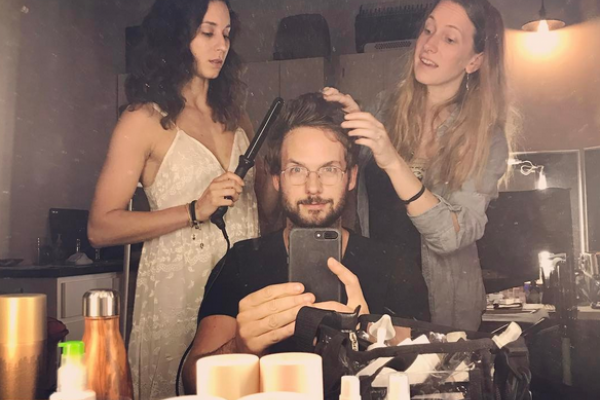 Patrick J. Adams s manželkou ve filmu