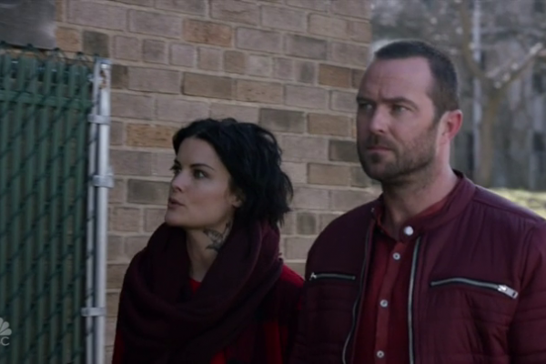 Titulky k Blindspot S02E19 - Regard a Mere Mad Rager