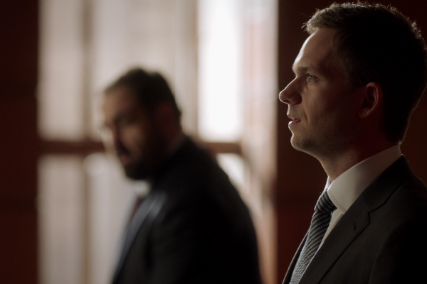Titulky k Suits S07E02 - The Statue