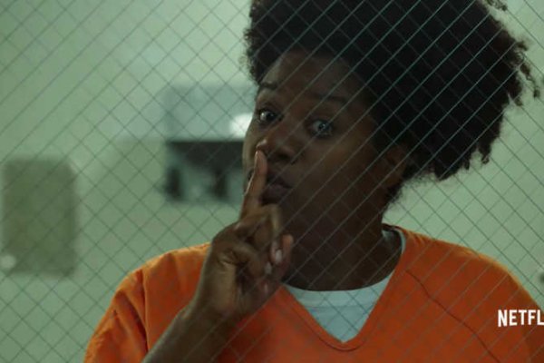 Titulky k Orange Is the New Black S06E01 - Who Knows Better Than I