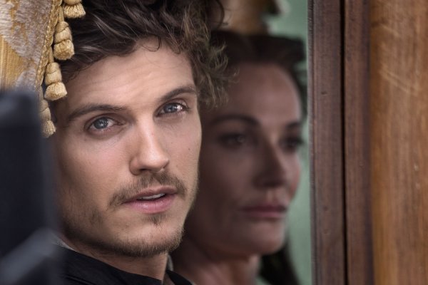 Titulky k Medici: Masters of Florence S02E02 - Standing Alone