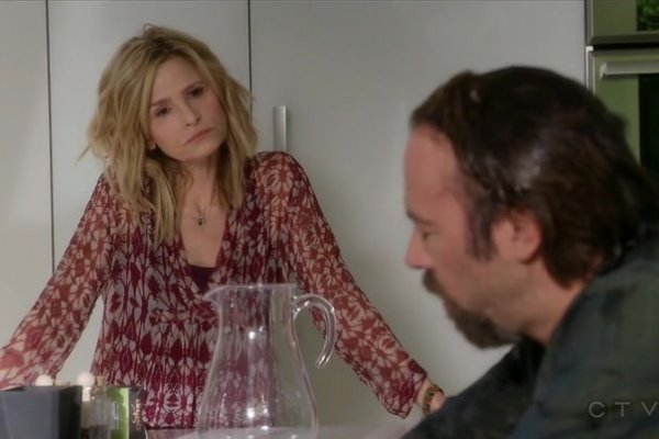 Titulky k Ten Days in the Valley S01E04 - Day 4: Below the Line