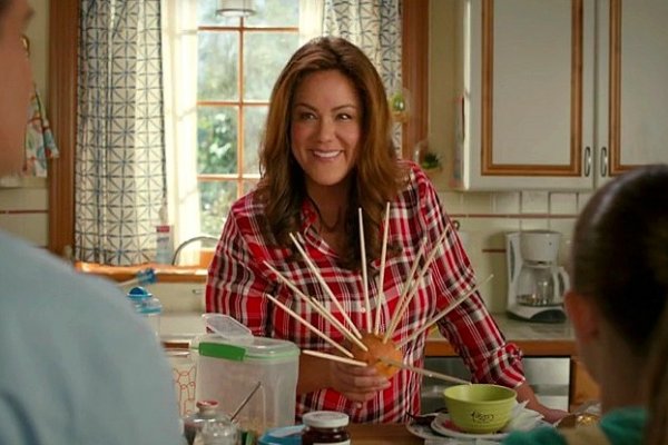 Titulky k American Housewife S04E03 - Bigger Kids, Bigger Problems