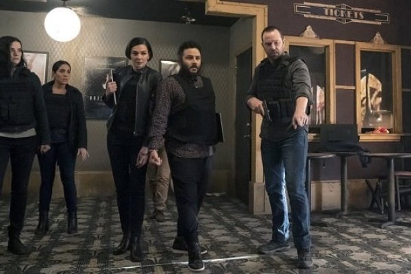 Titulky k Blindspot S05E10 - Love You to Bits and Bytes