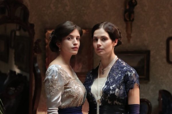 Titulky k Khozhdenie po mukam S01E01 - Pervaya seriya