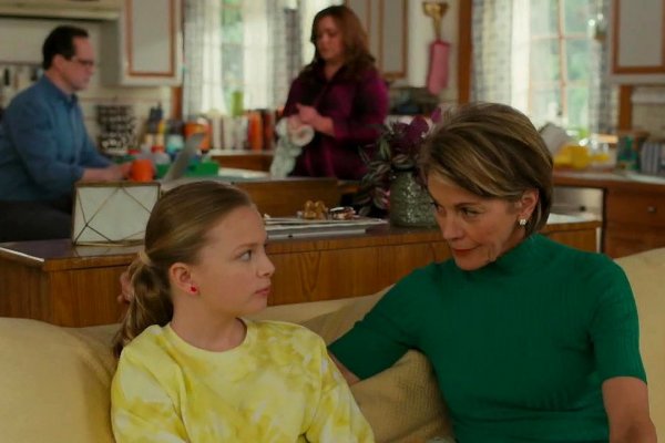 Titulky k American Housewife S05E11 - The Guardian