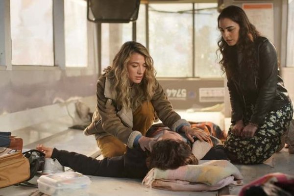 Titulky k La Brea S01E02 - Day Two