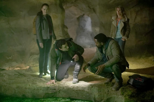 Titulky k La Brea S01E03 - The Hunt